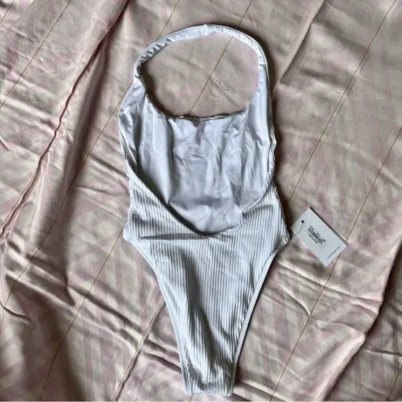 NWT vitamin A Alia One Piece Swimsuit in White - Picture 4 of 9